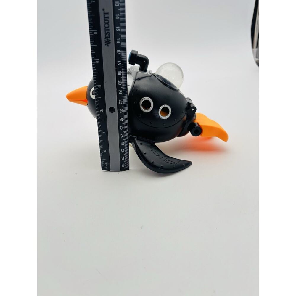 Fisher Price Imaginext DC Super Friends Penguin Submarine Vehicle w/ 3 Penguins - Picture 14 of 16